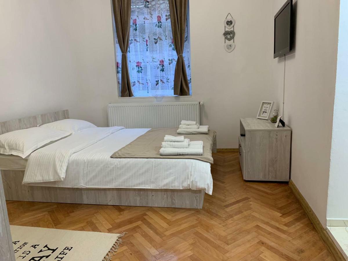 36 Central Residence Braşov Esterno foto